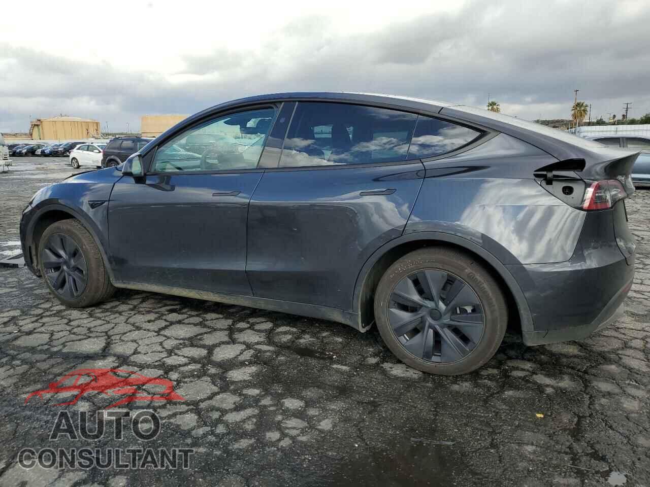 TESLA MODEL Y 2024 - 7SAYGAEE1RF107617