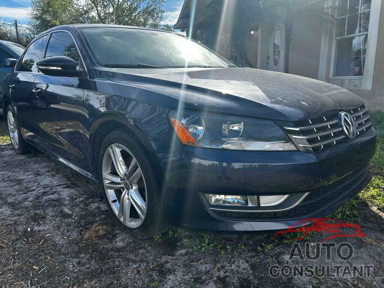 VOLKSWAGEN PASSAT 2012 - 1VWBM7A30CC087865