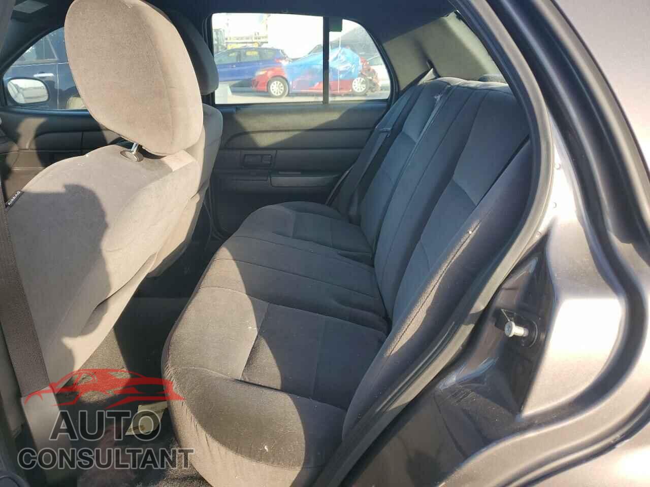 FORD CROWN VIC 2011 - 2FABP7BV2BX135366