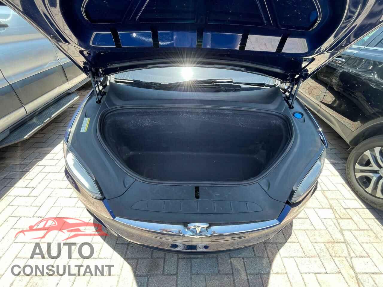 TESLA MODEL X 2017 - 5YJXCBE23HF043997