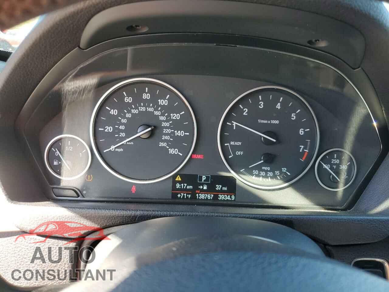 BMW 3 SERIES 2016 - WBA8E1G53GNU10636