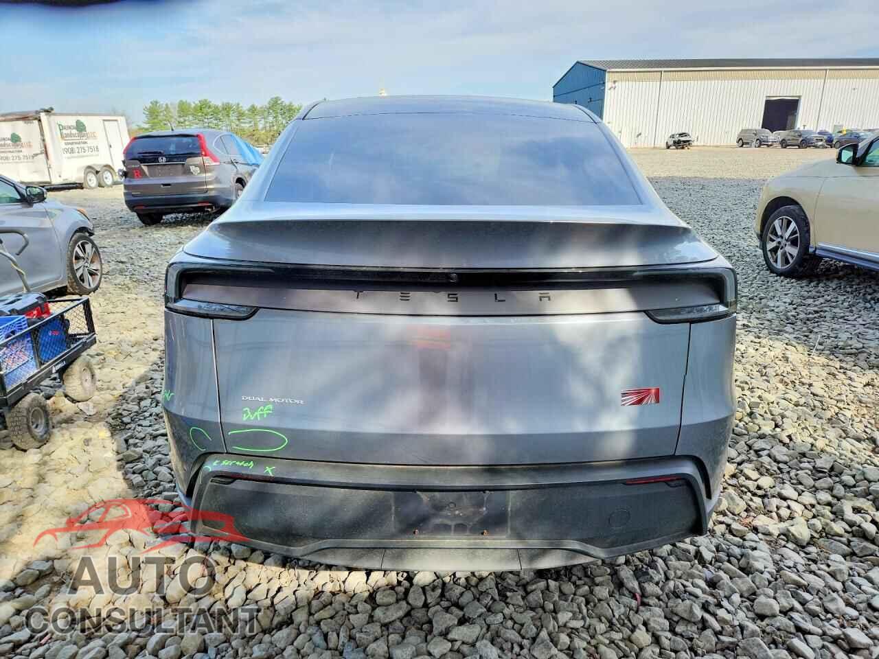 TESLA MODEL Y 2026 - 7SAYGDEE6TA381174