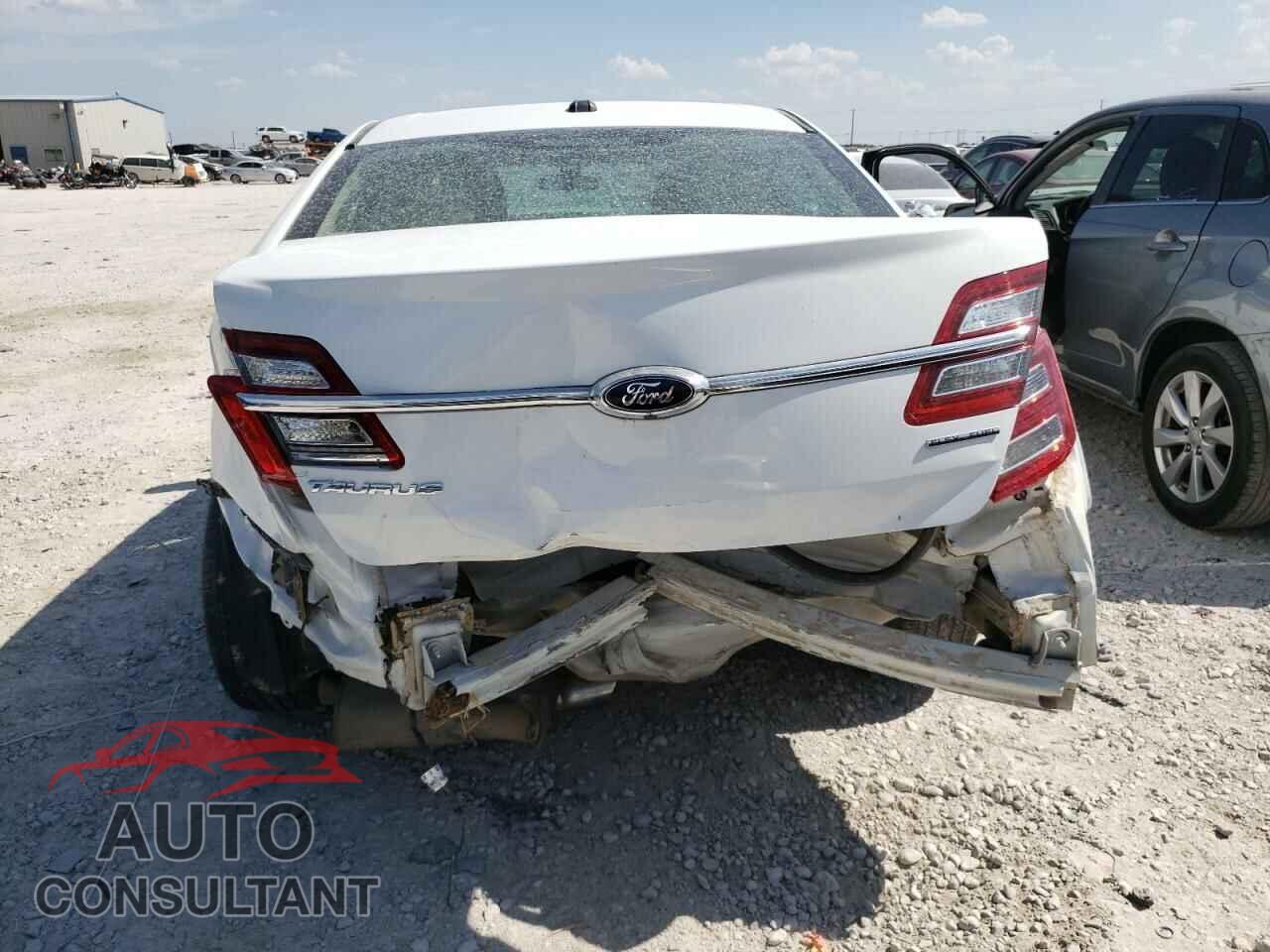 FORD TAURUS 2017 - 1FAHP2D82HG143017