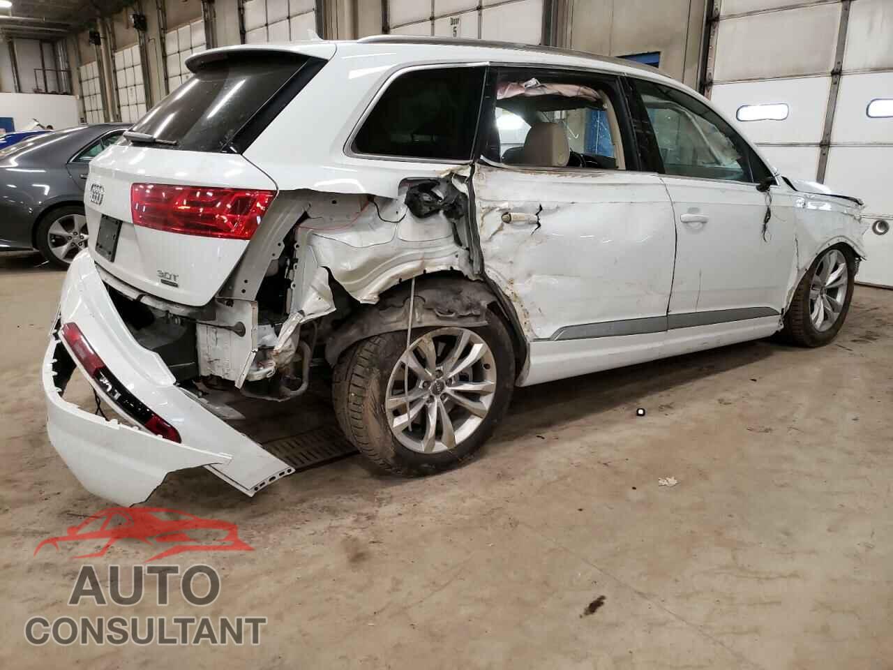 AUDI Q7 2018 - WA1LAAF79JD010101