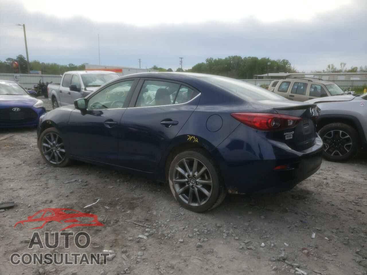 MAZDA 3 2018 - 3MZBN1V38JM163879