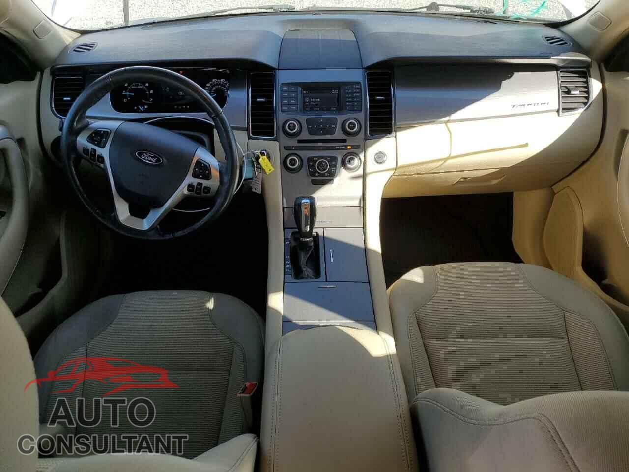 FORD TAURUS 2017 - 1FAHP2E86HG135226