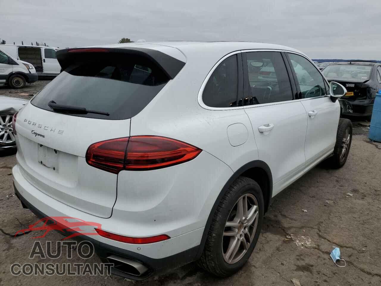 PORSCHE CAYENNE 2016 - WP1AA2A21GKA36032