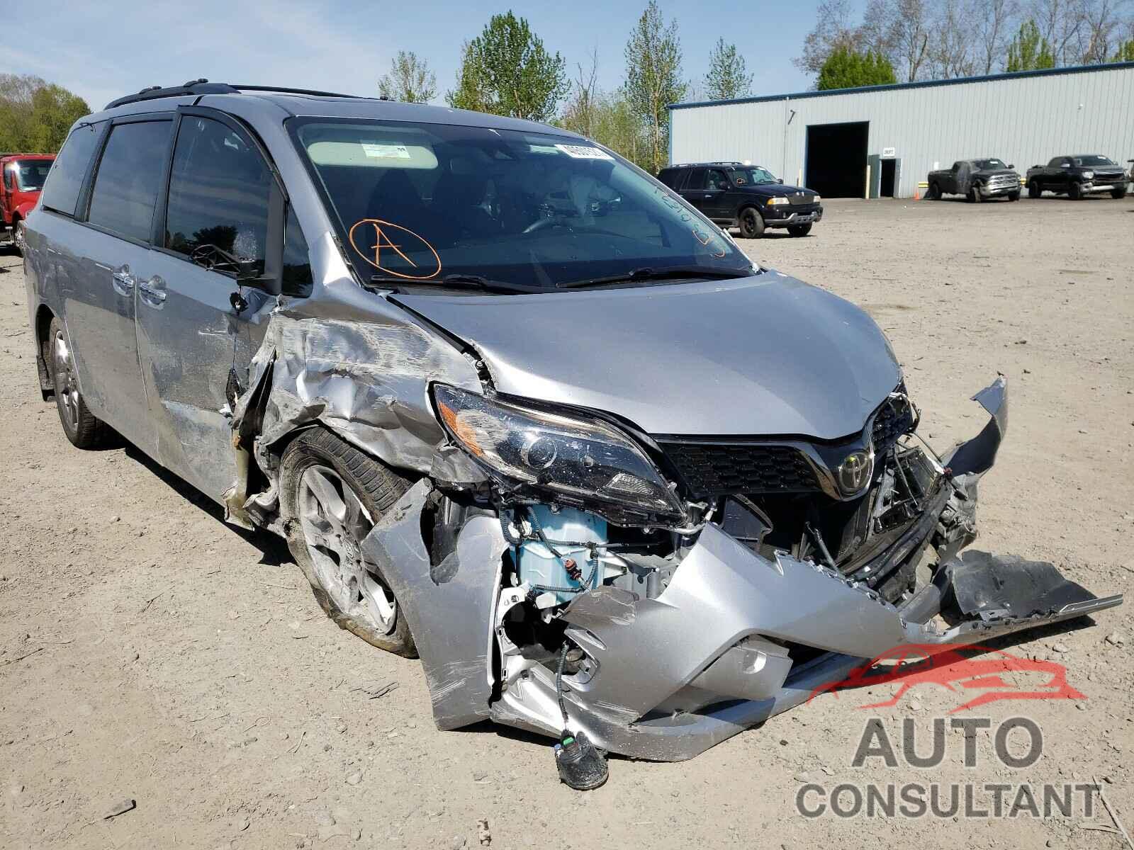 TOYOTA SIENNA 2018 - 5TDXZ3DC6JS906937