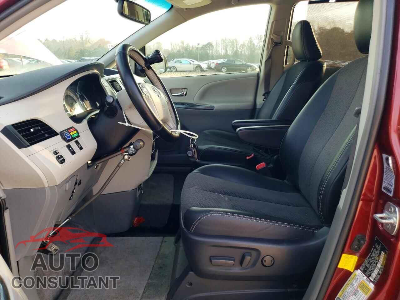 TOYOTA SIENNA 2013 - 5TDXK3DC8DS338800