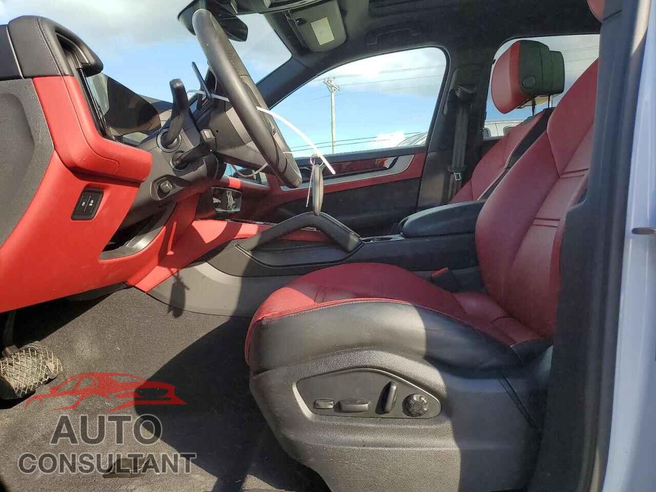 PORSCHE CAYENNE 2024 - WP1AA2AY1RDA07092