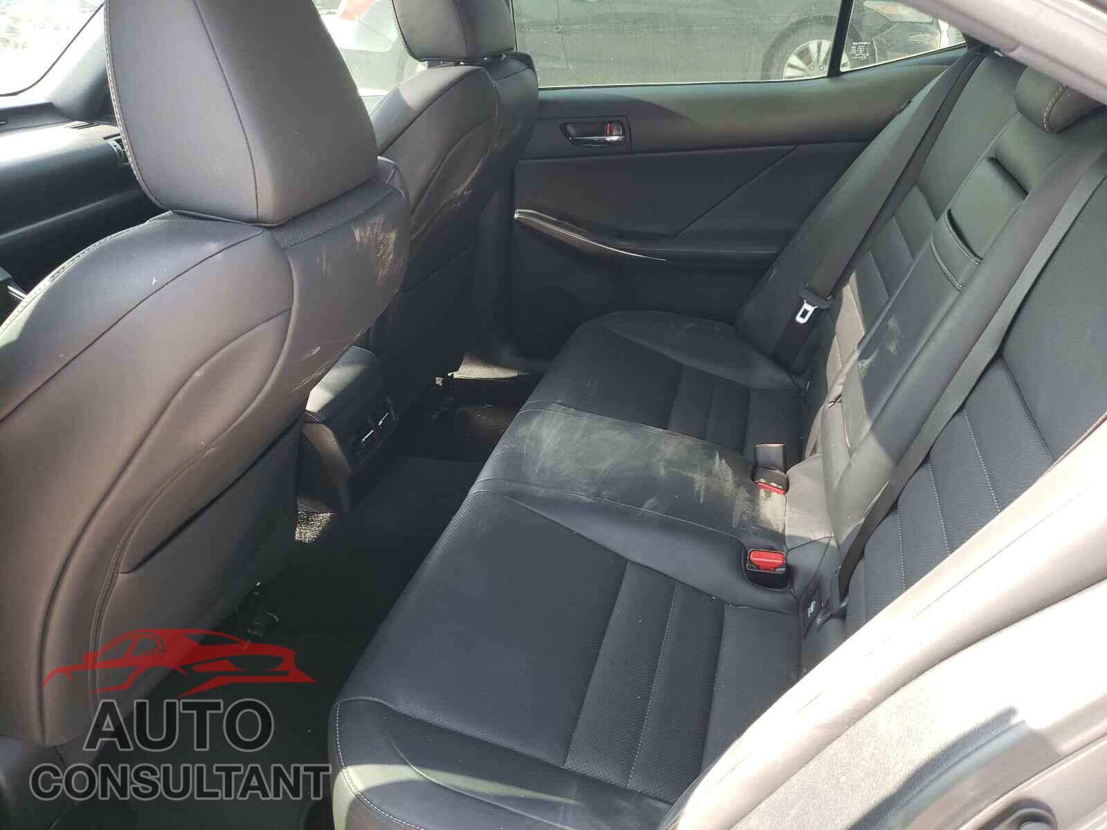 LEXUS IS 2016 - JTHBA1D2XG5008917