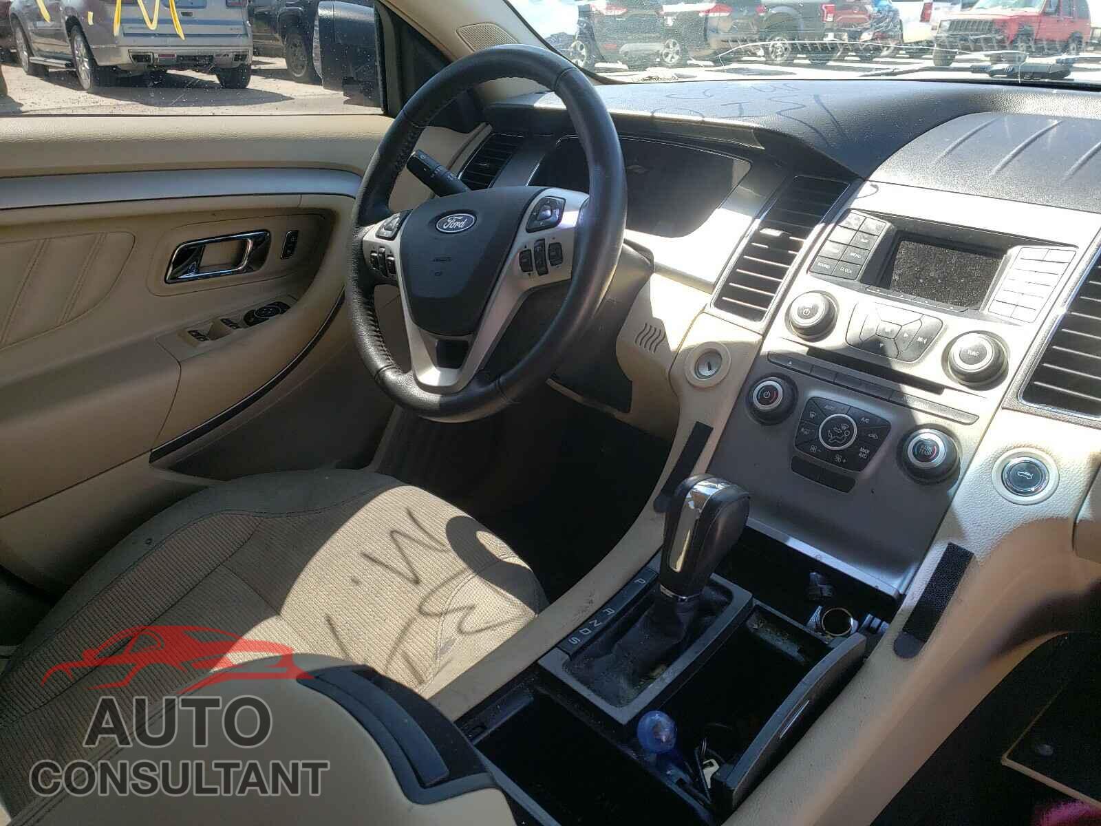 FORD TAURUS 2017 - 1FAHP2E81HG132248