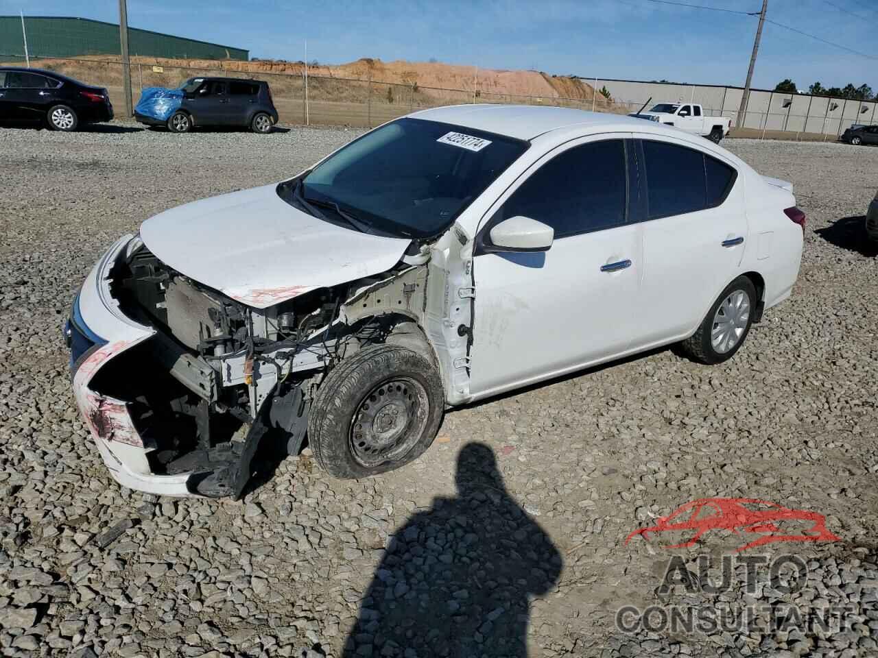 NISSAN VERSA 2018 - 3N1CN7AP8JL833930