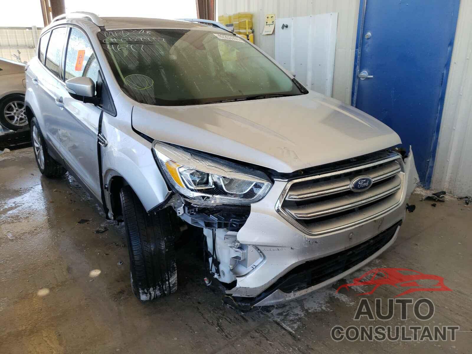 FORD ESCAPE 2017 - 1FMCU9J98HUB94697