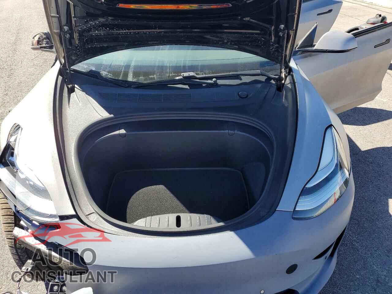 TESLA MODEL 3 2018 - 5YJ3E1EB5JF070689
