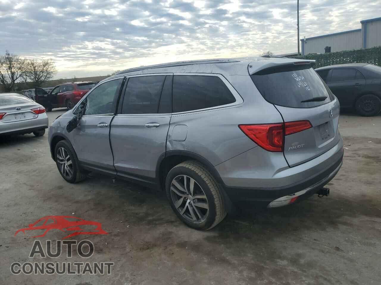 HONDA PILOT 2017 - 5FNYF6H90HB086527