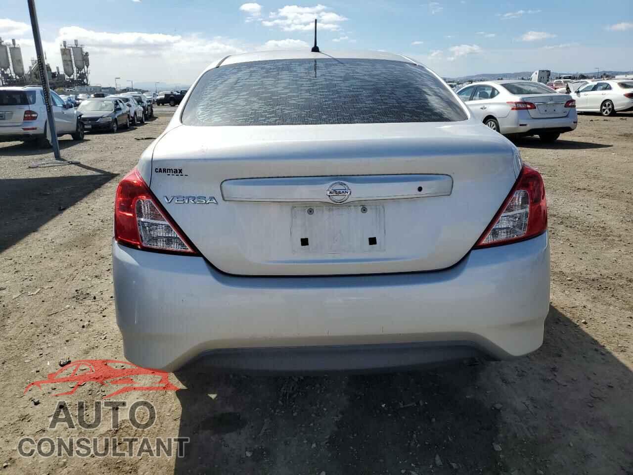 NISSAN VERSA 2017 - 3N1CN7AP3HL880356