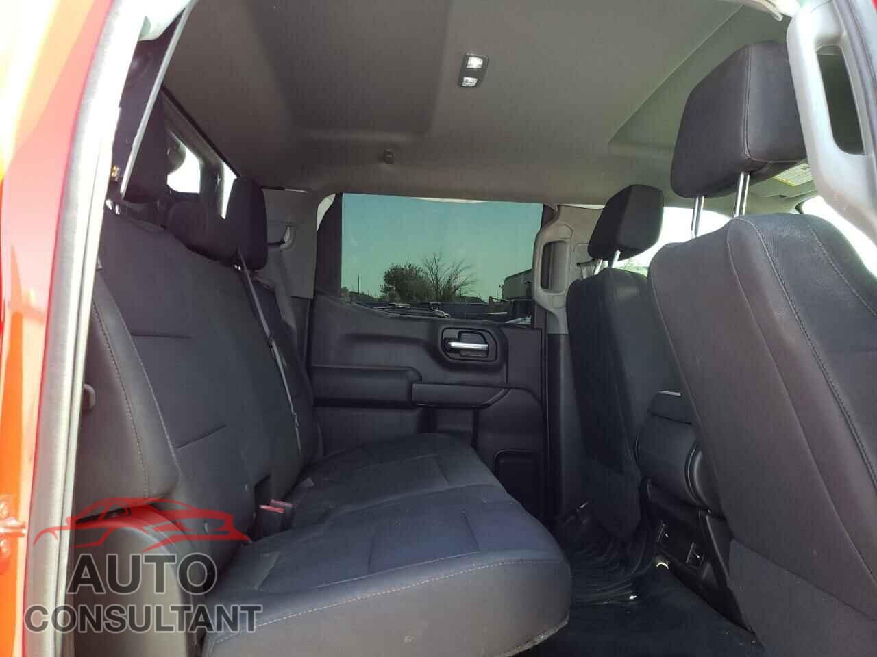 CHEVROLET SILVERADO 2021 - 1GCPYCEF8MZ277261