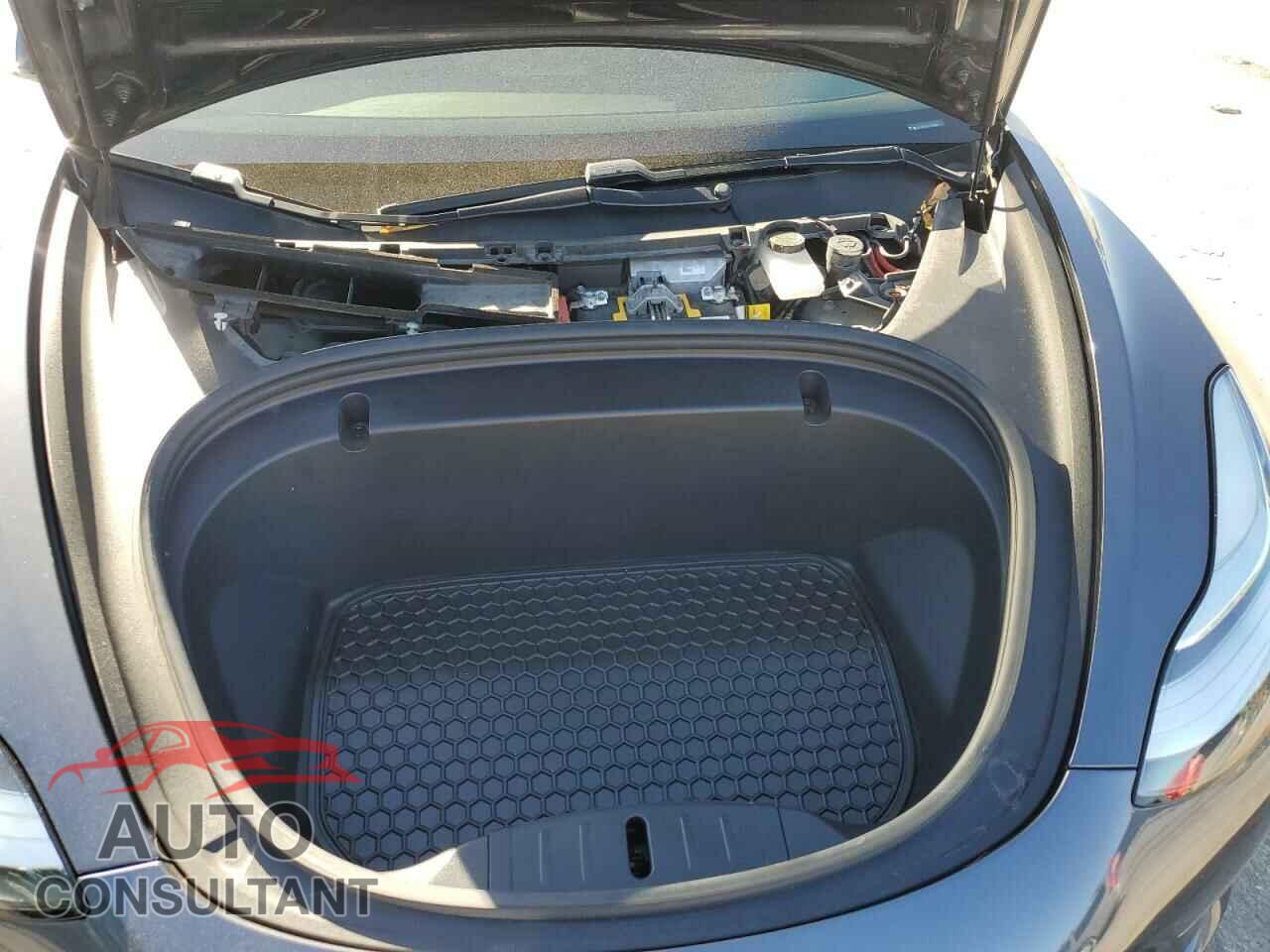 TESLA MODEL 3 2020 - 5YJ3E1EBXLF638261