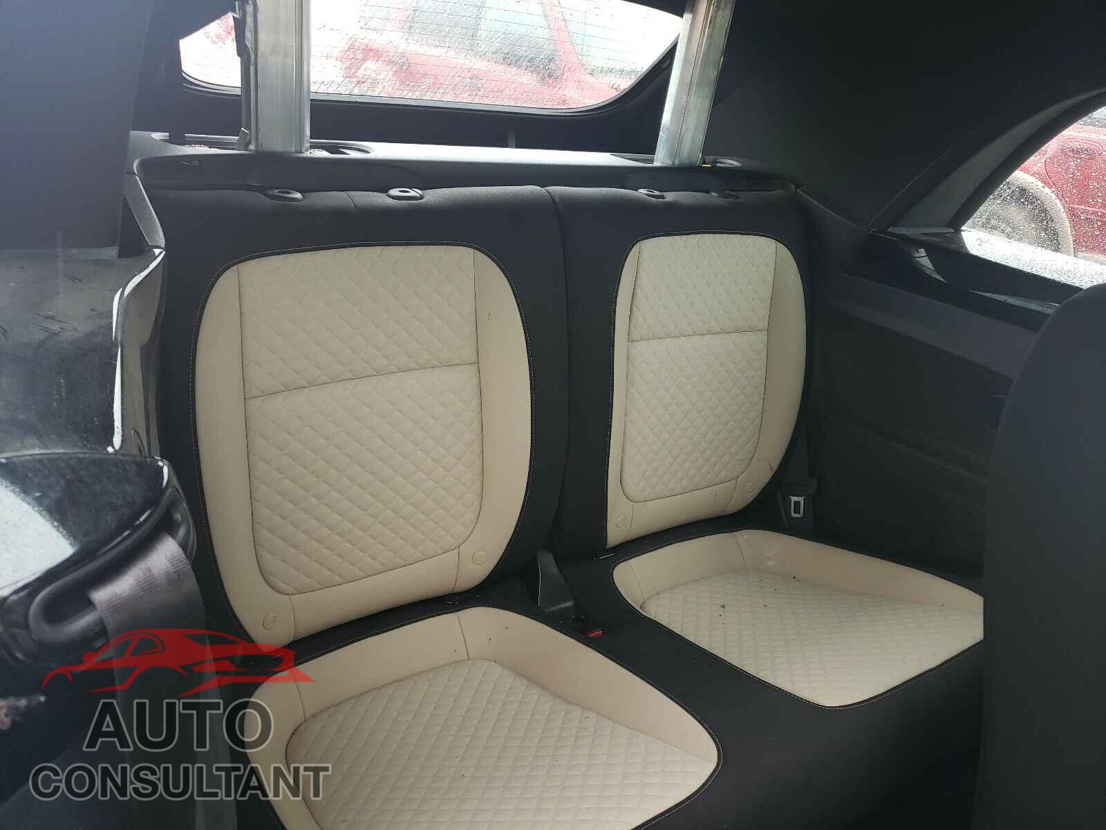 VOLKSWAGEN BEETLE 2019 - 3VW5DAAT9KM504780