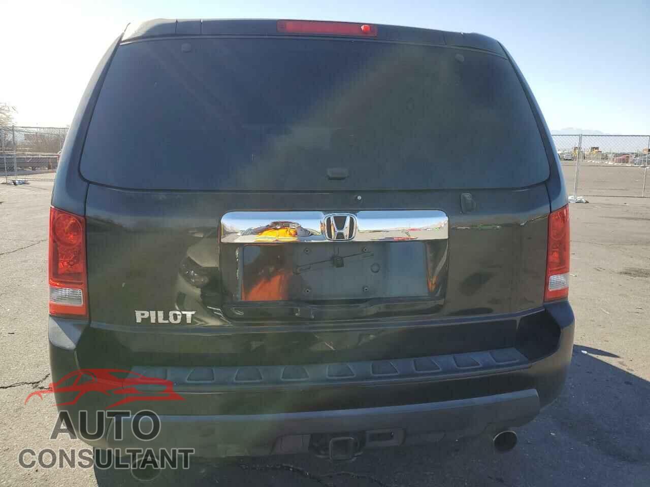 HONDA PILOT 2011 - 5FNYF3H23BB015380