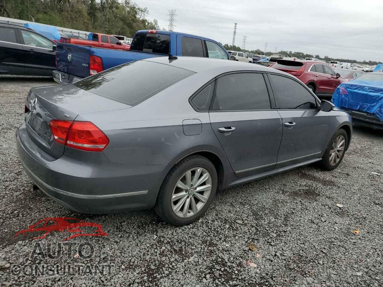 VOLKSWAGEN PASSAT 2012 - 1VWCP7A33CC030331