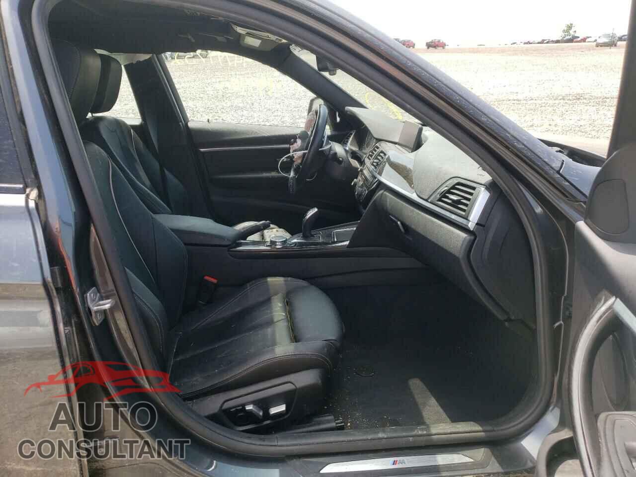 BMW 3 SERIES 2016 - WBA8E3G55GNU02727
