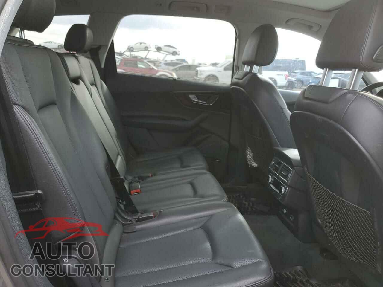 AUDI Q7 2018 - WA1VAAF78JD007747