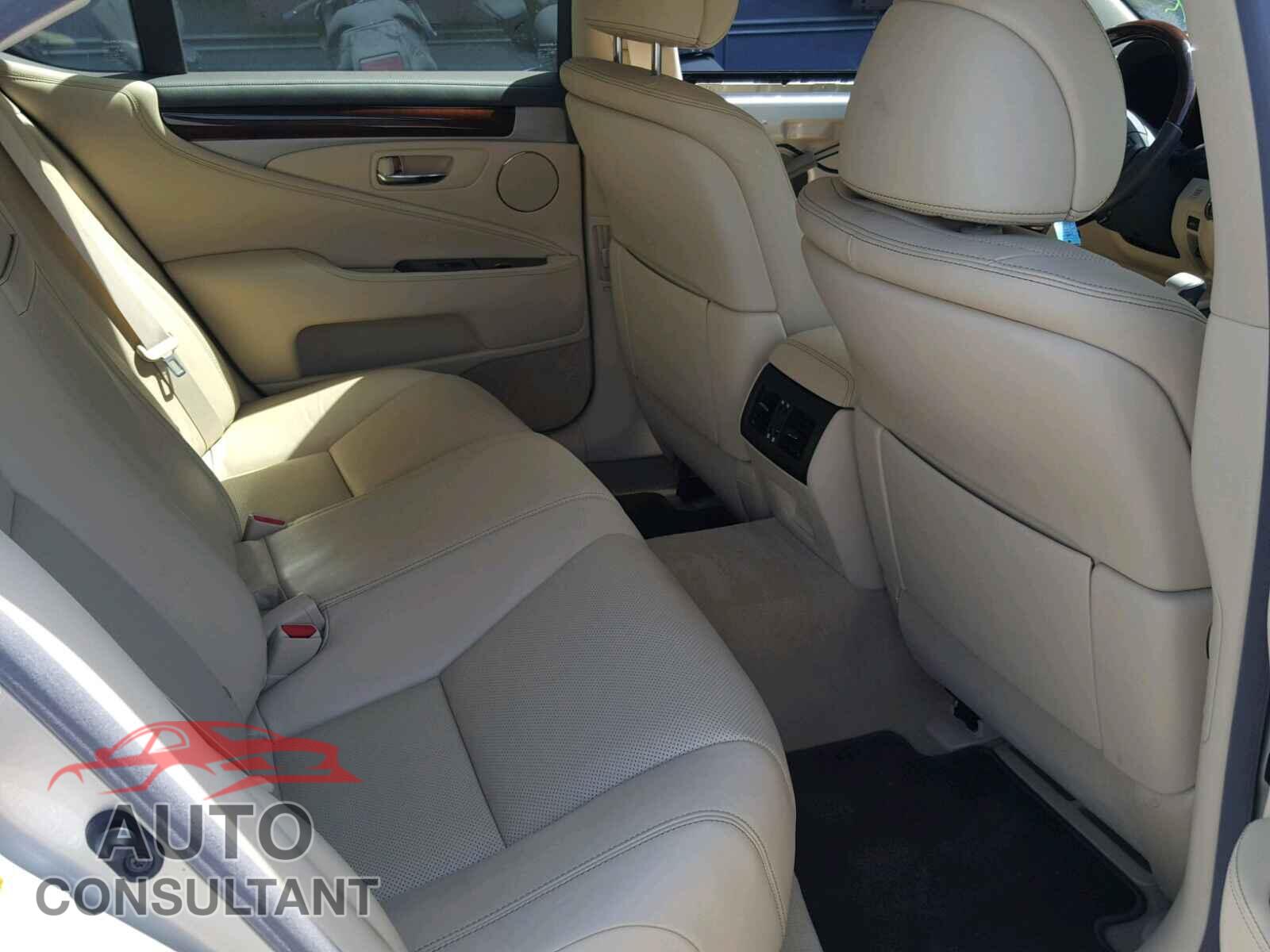 LEXUS LS460 2016 - JTHBL5EF4G5141062