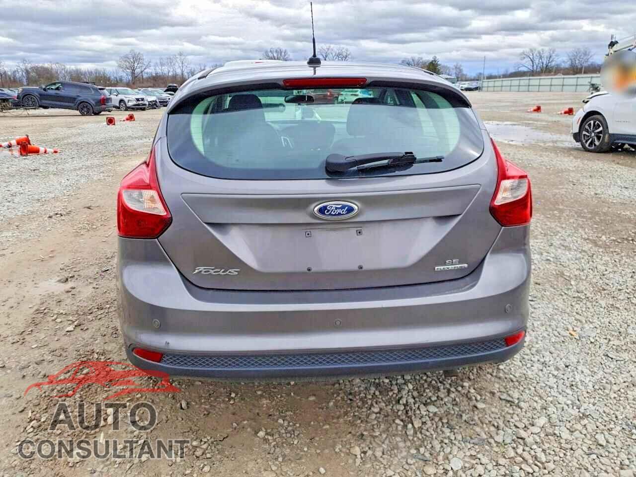 FORD FOCUS 2014 - 1FADP3K2XEL174490