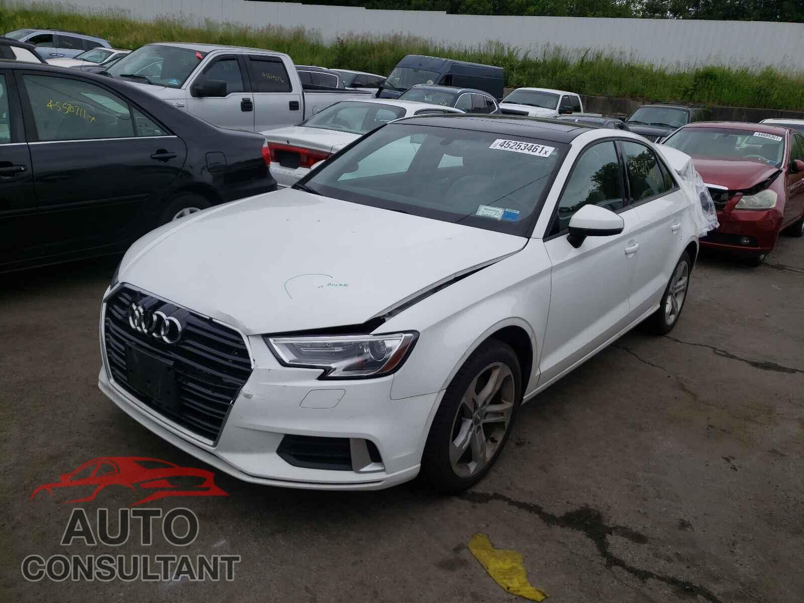 AUDI A3 2018 - WAUB8GFF5J1063531