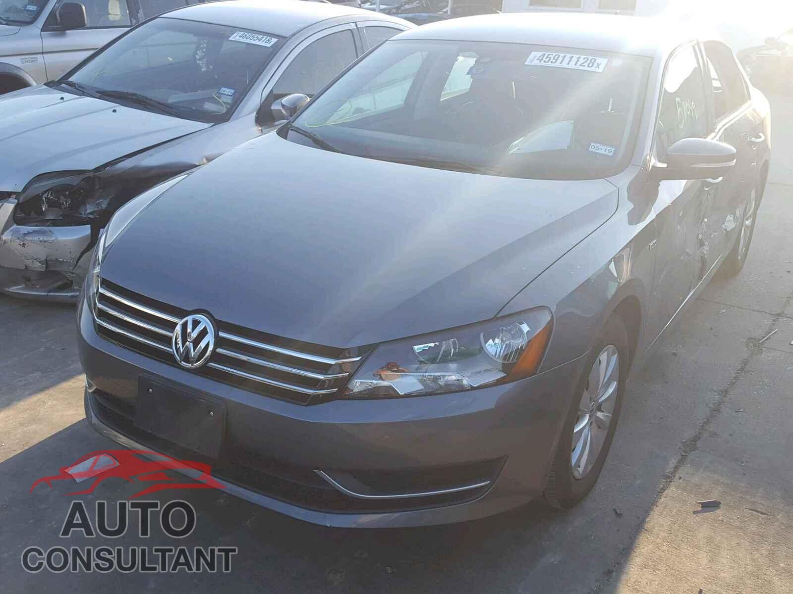 VOLKSWAGEN PASSAT 2015 - 1VWAT7A34FC037005