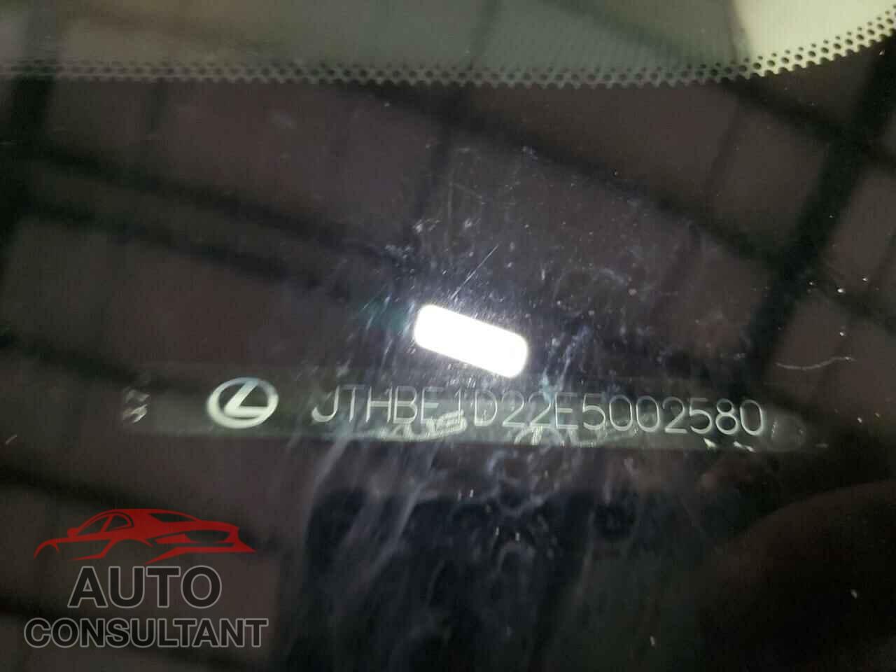 LEXUS IS 2014 - JTHBE1D22E5002580