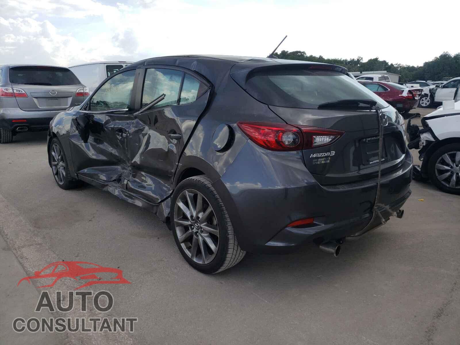 MAZDA 3 2018 - 3MZBN1L35JM264834
