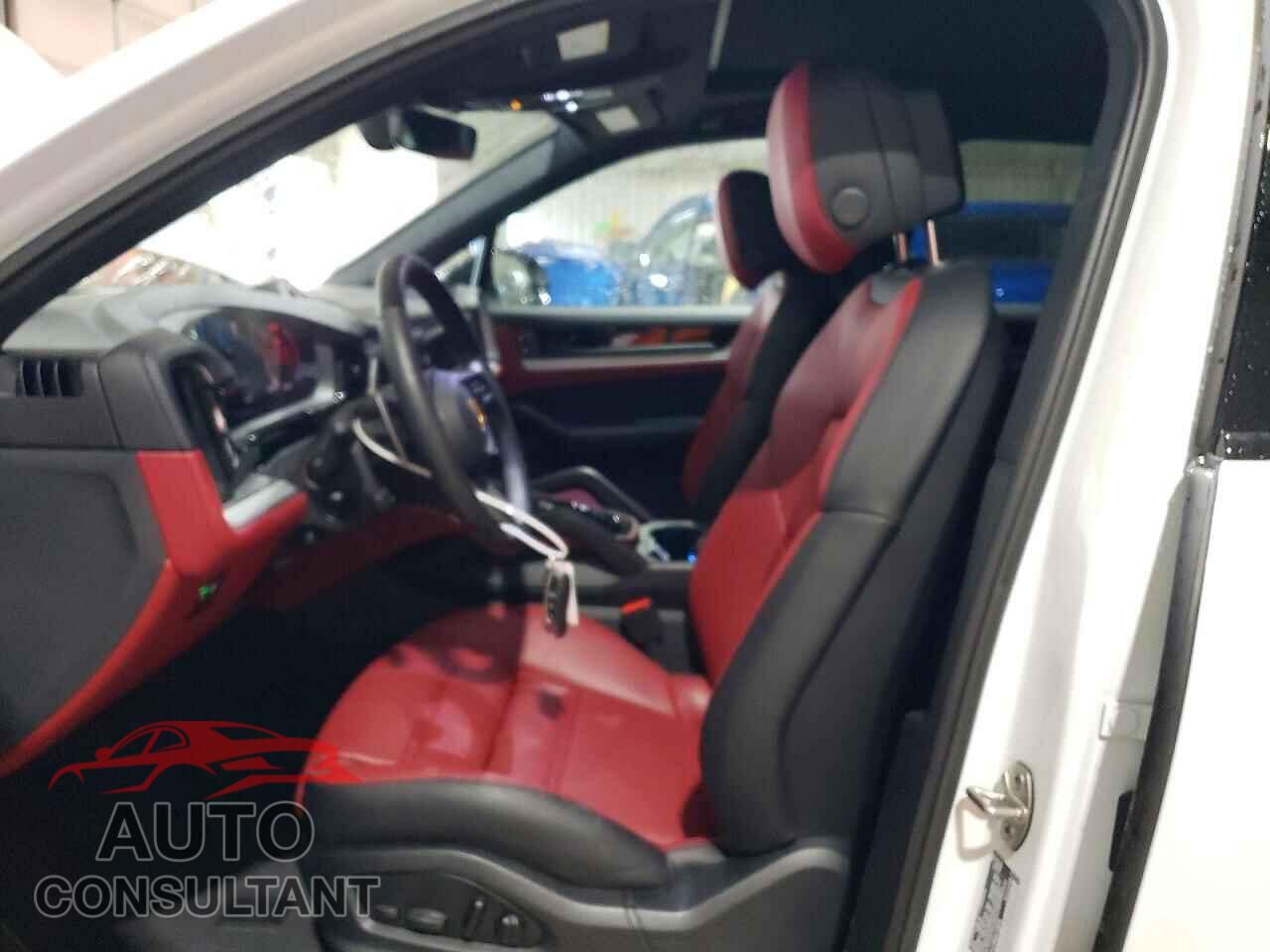 PORSCHE CAYENNE 2024 - WP1AA2AY3RDA13895