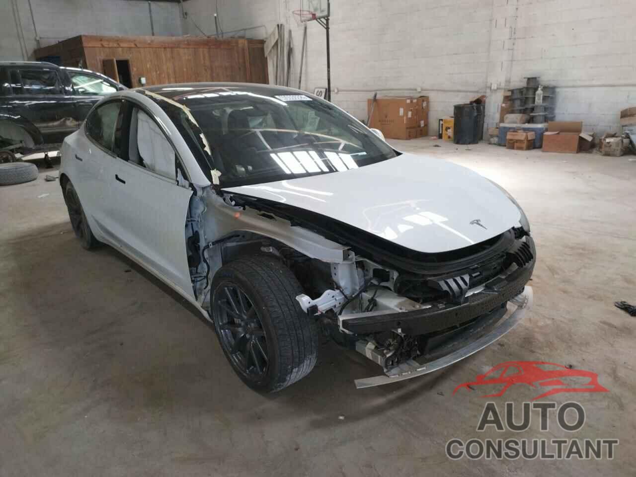 TESLA MODEL 3 2019 - 5YJ3E1EB8KF493557