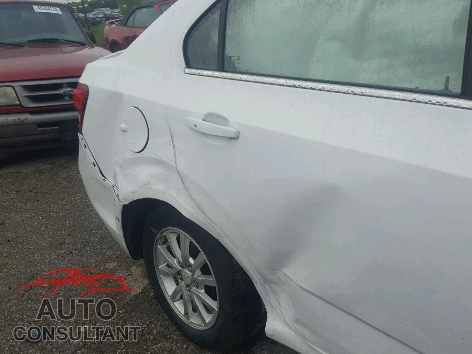 CHEVROLET SONIC 2017 - 1G1JD5SH3H4100115