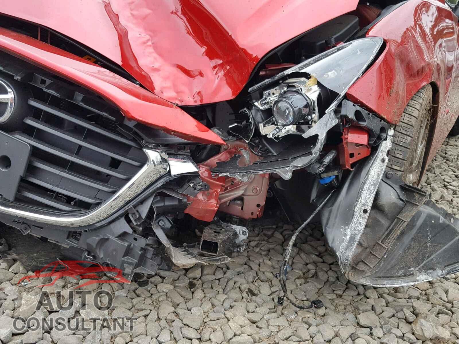 MAZDA 3 2018 - 3MZBN1L32JM201772