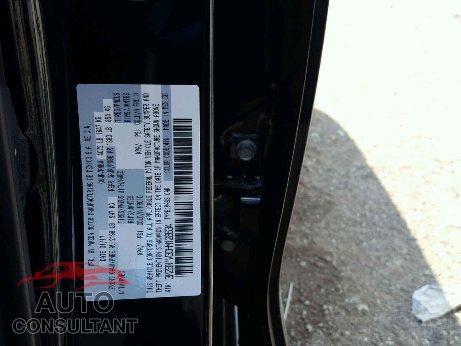 MAZDA 3 2017 - 3MZBN1W30HM128634
