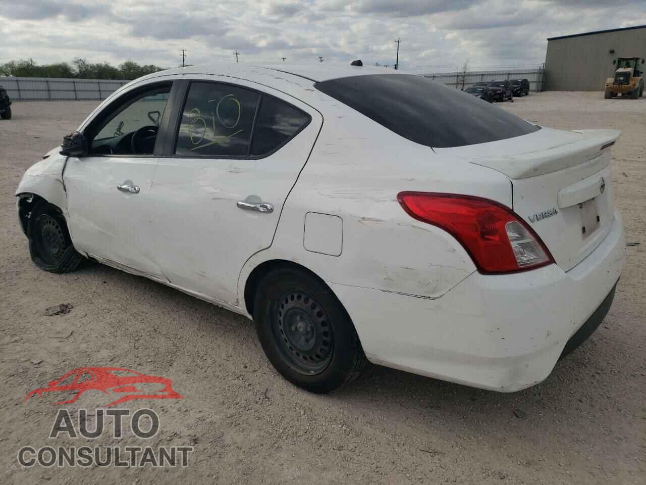NISSAN VERSA 2019 - 3N1CN7AP4KL848040