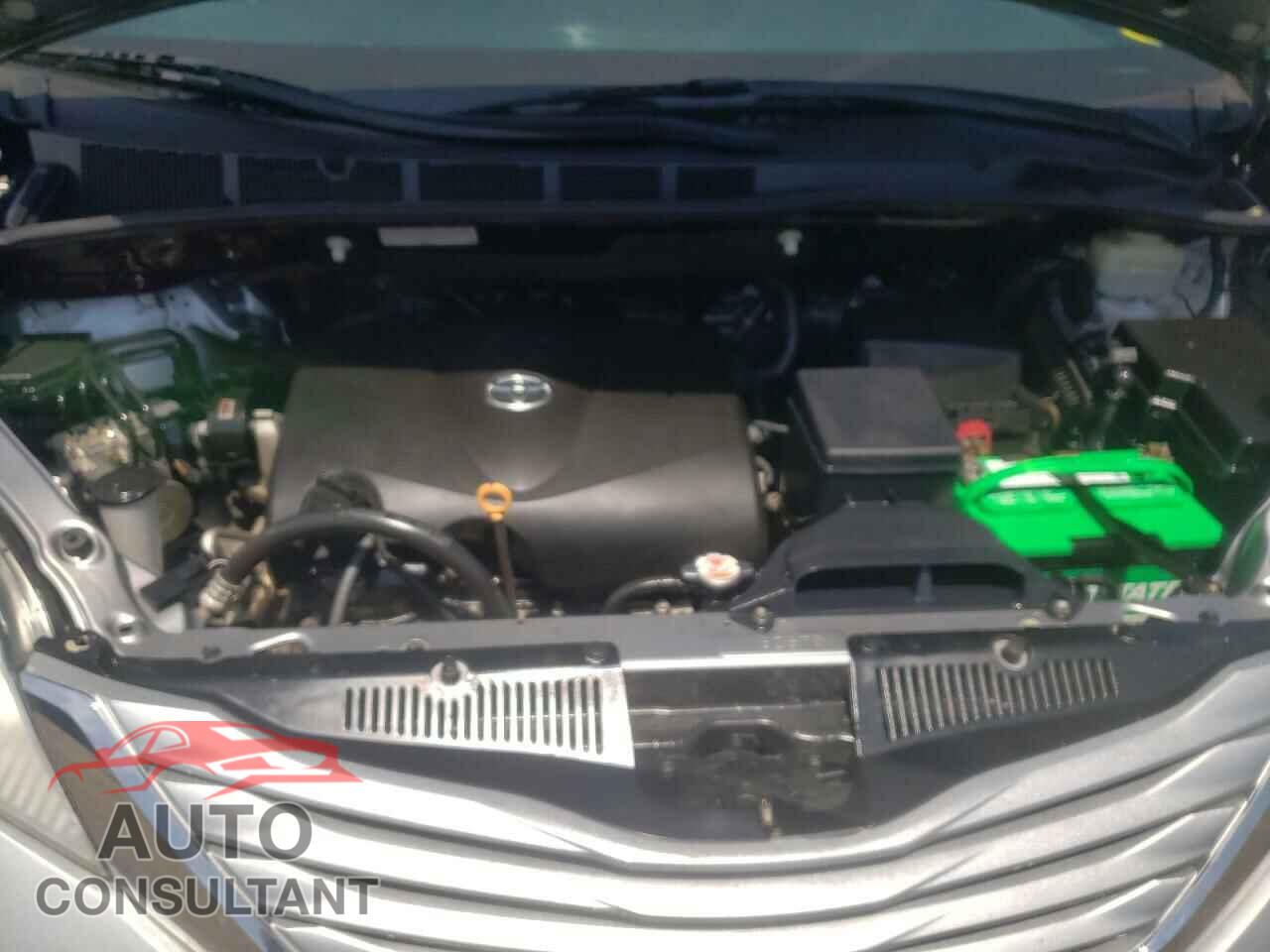 TOYOTA SIENNA 2017 - 5TDJZ3DC0HS155351