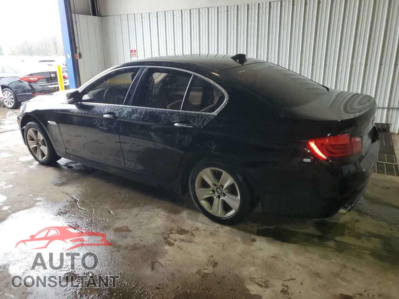 BMW 5 SERIES 2011 - WBAFR1C56BC740115