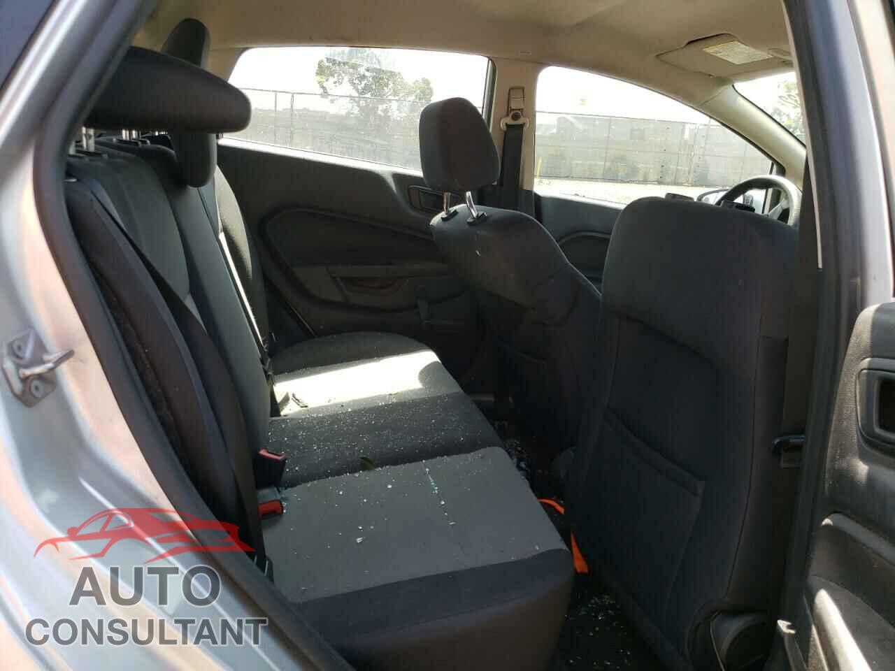 FORD FIESTA 2017 - 3FADP4TJ5HM104247