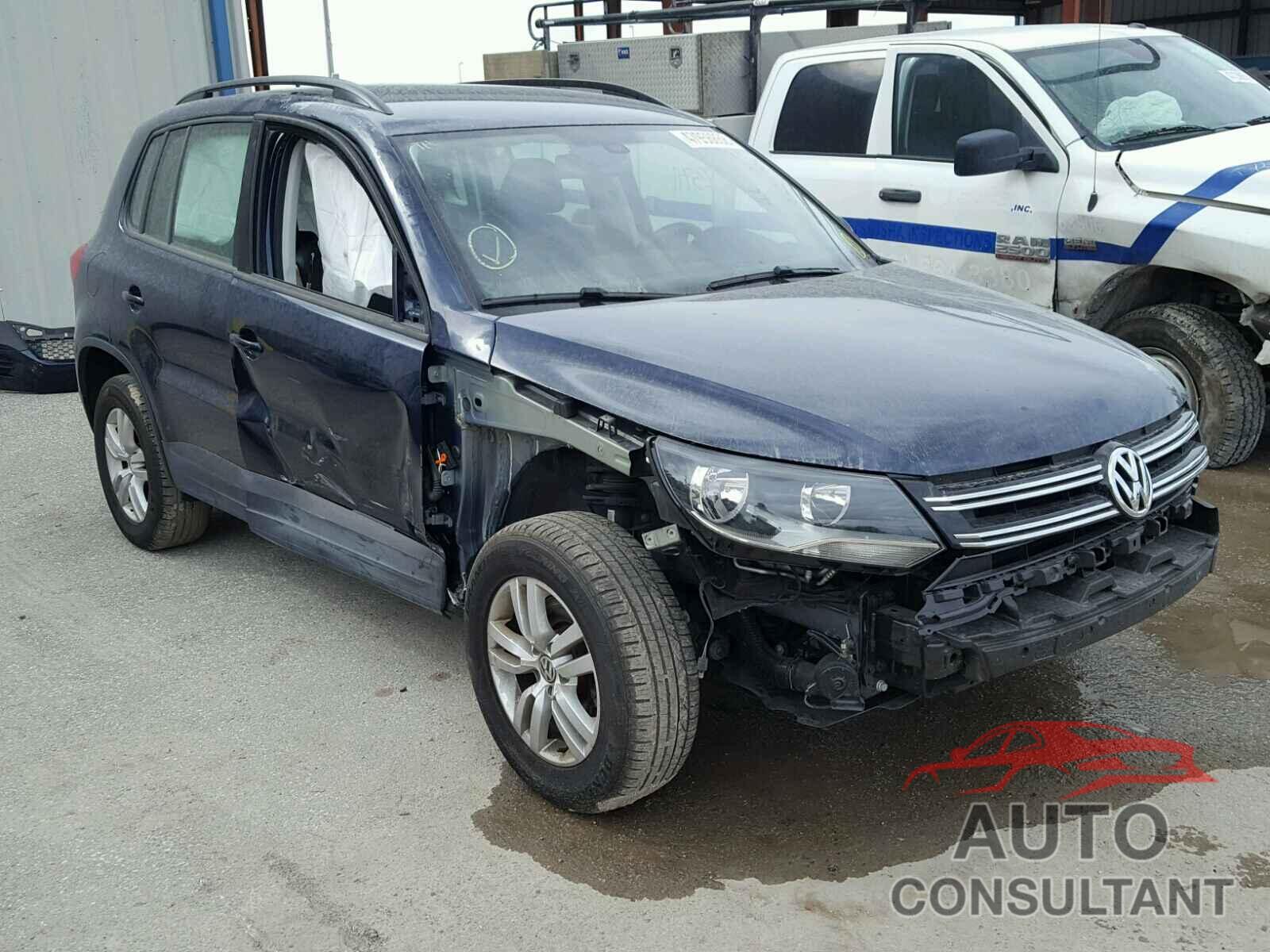 VOLKSWAGEN TIGUAN S 2016 - WVGAV7AX1GW611393