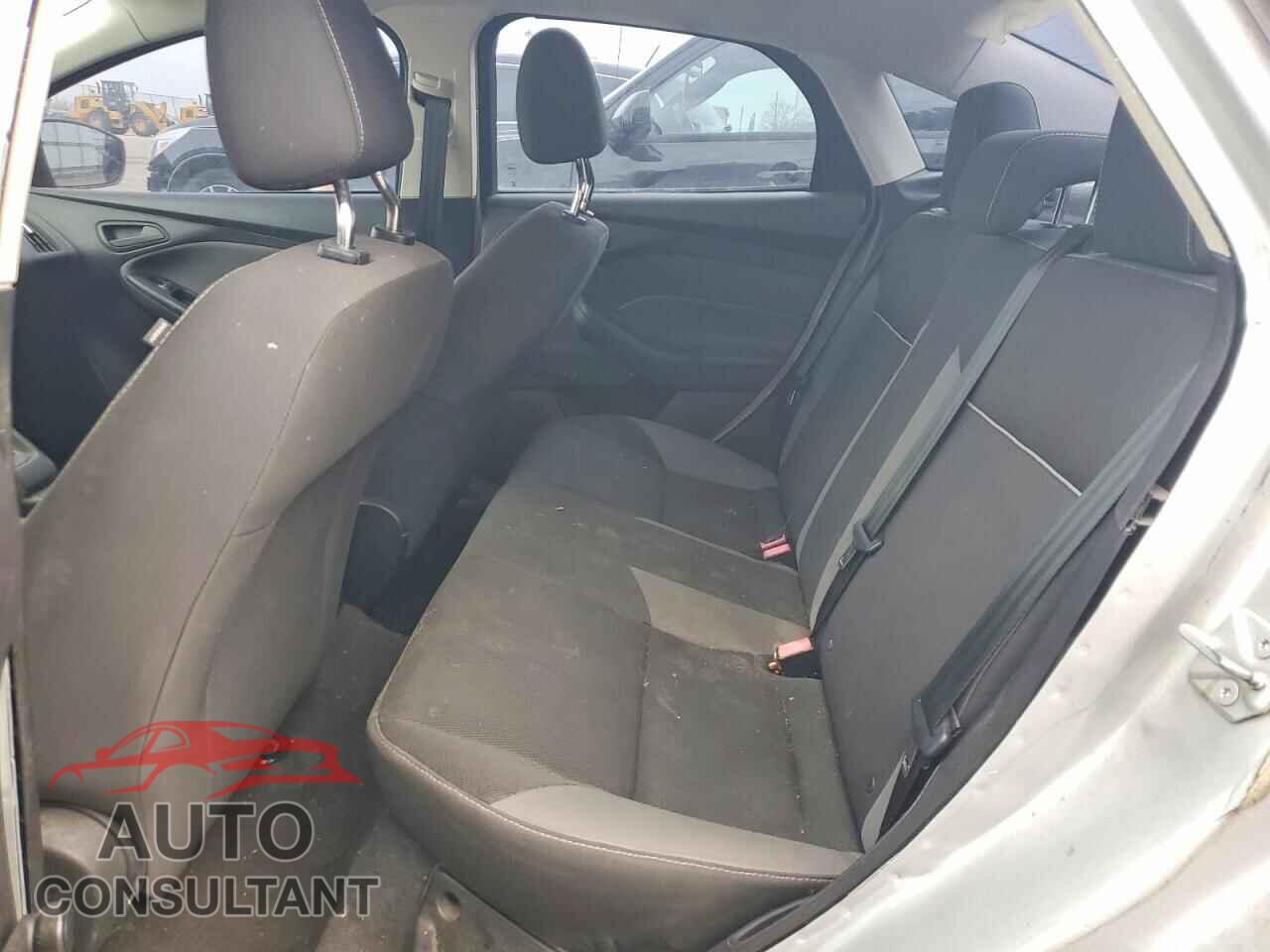 FORD FOCUS 2014 - 1FADP3E27EL302115