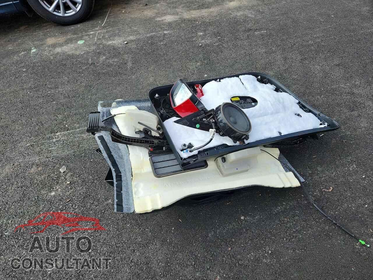 TESLA MODEL 3 2022 - 5YJ3E1EB5NF329526