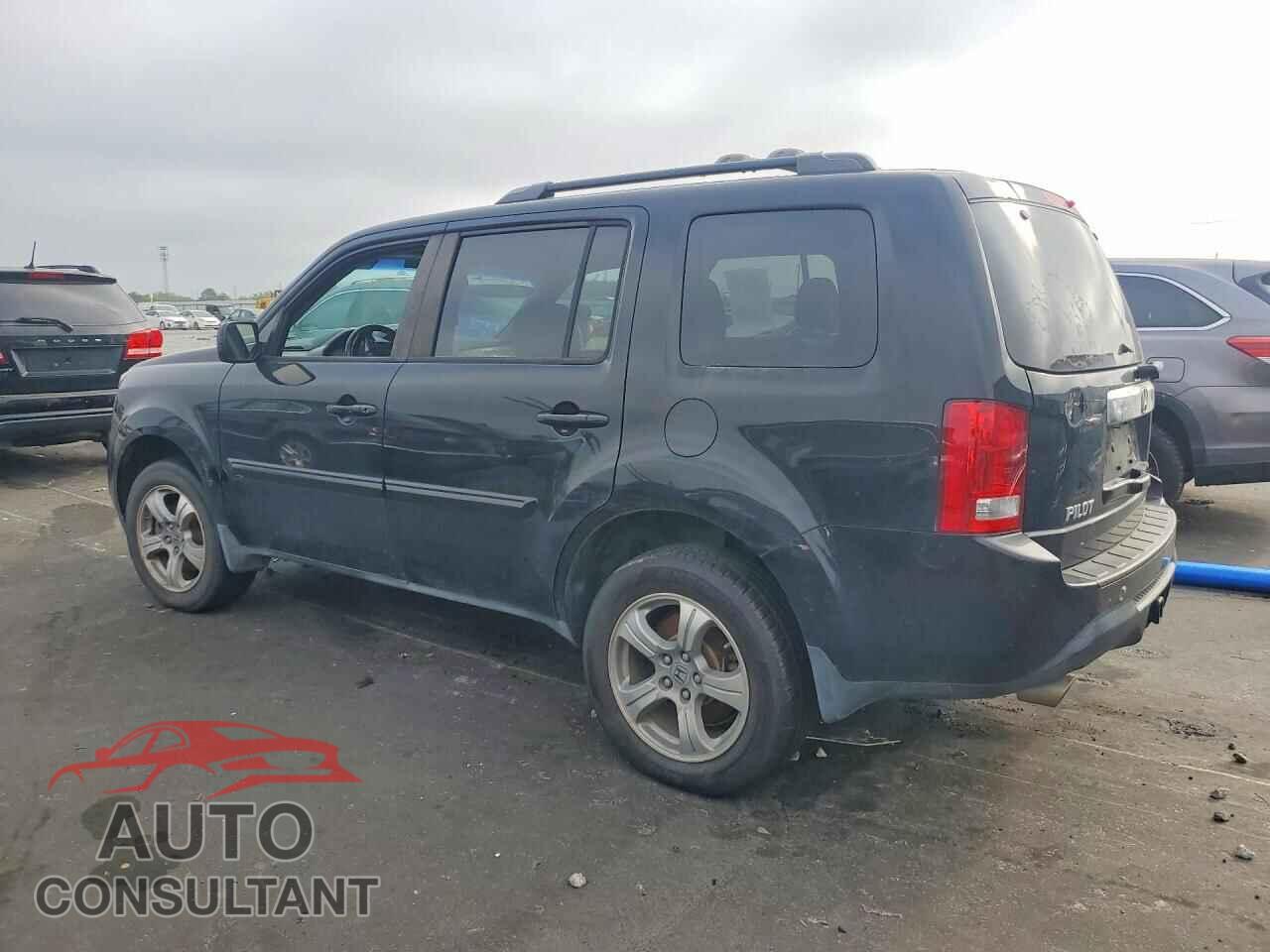 HONDA PILOT 2015 - 5FNYF4H58FB022735