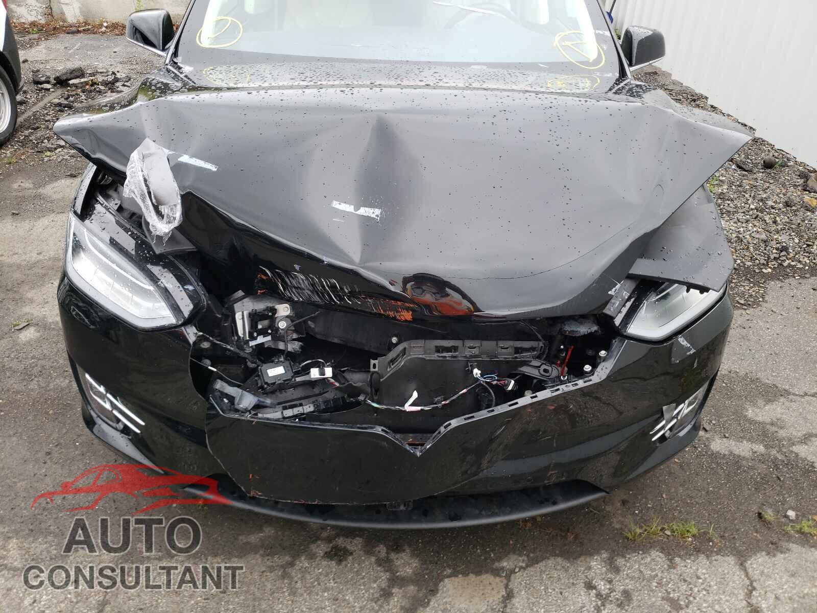 TESLA MODEL X 2017 - 5YJXCDE23HF051237