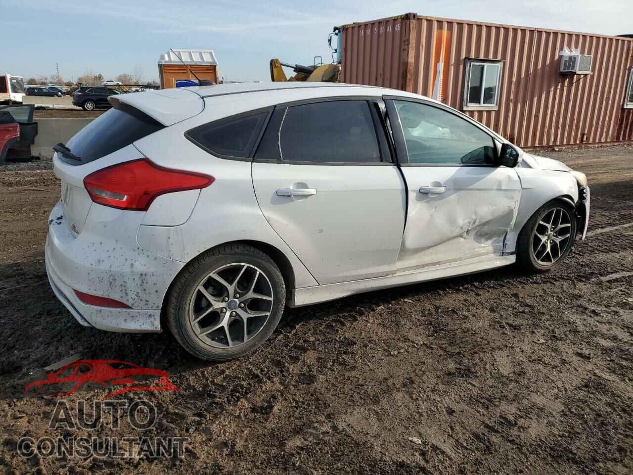 FORD FOCUS 2016 - 1FADP3K28GL224192