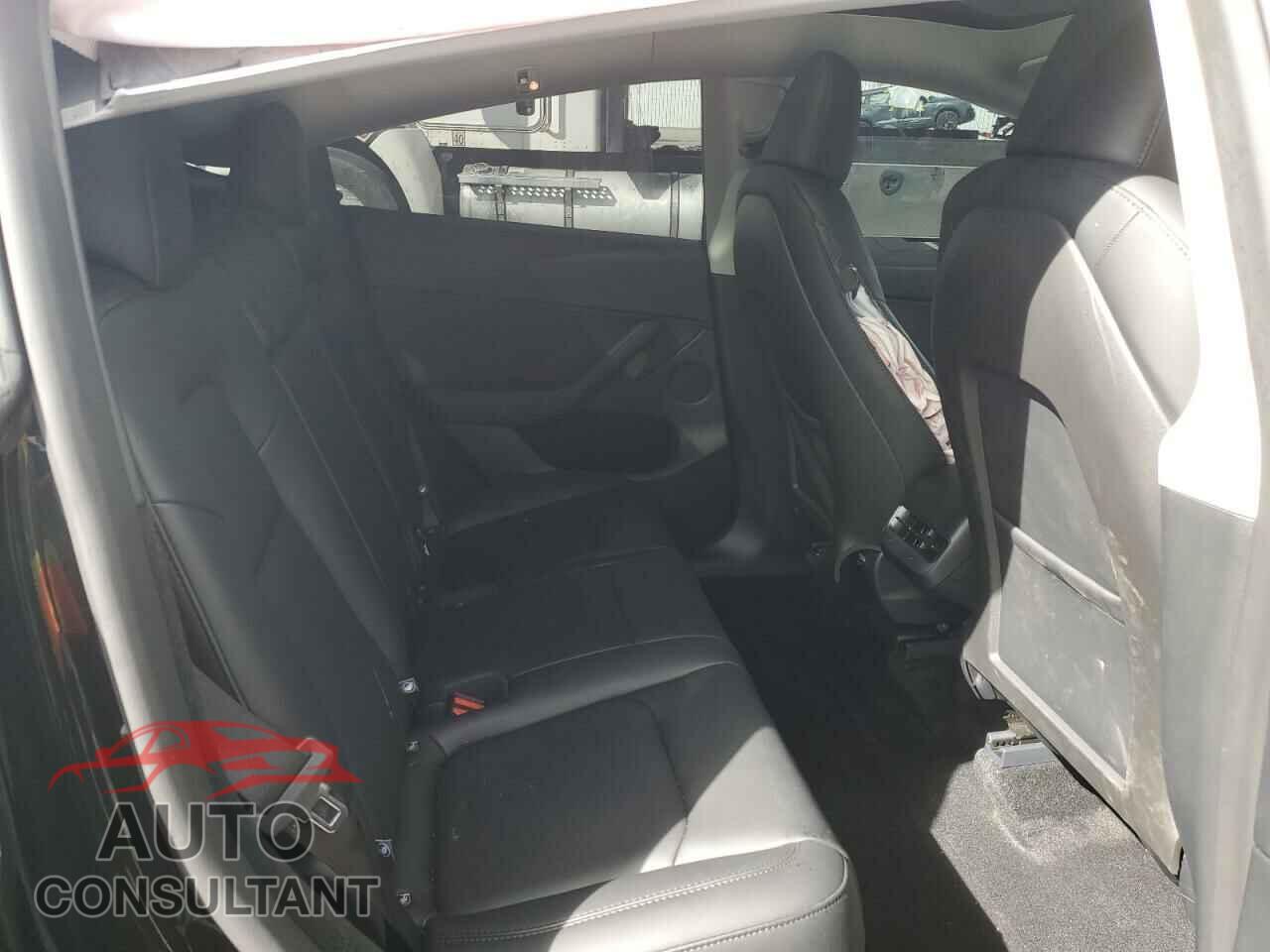 TESLA MODEL Y 2024 - 7SAYGDED4RF200401